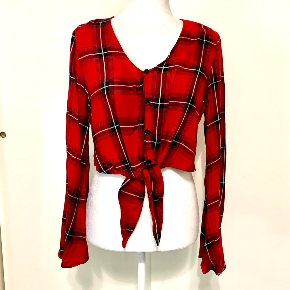 NWT Cute Plaid Tie Front Top